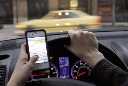 نیم میلیون جریمه رانندگانی که در تهران از تلفن همراه استفاده می کنند